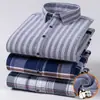Camisas de Algodón Oxford a Cuadros de Manga Larga para Hombre para Primavera e Invierno, Versátiles Resistentes al Frío Camisas de Negocios para Caballero con Estampado Flock, Venta al por Mayor