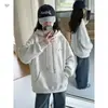 Nova coleção de outono para meninas: Conjunto de moletom com capuz e estampa completa de estrelas estilo americano e calça jeans de perna larga, apresentando um top de caimento solto e design moderno