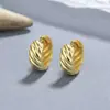 Brincos torcidos femininos de prata 925 esterlina estilo europeu e americano ins brincos torcidos da moda luxo leve moda temperamento de alta qualidade joia de ouvido
