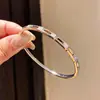 Pulsera de cierre cuadrado con circonita, chapada en oro real de 18 quilates, sensación de lujo ligero de alta gama, joyería femenina simple, elegante y versátil