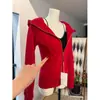 Sudadera con capucha rosa ajustada, chaqueta corta para mujer, atuendo estilo coreano para principios de otoño de 2026, top que ciñe la cintura
