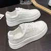 Piel de vaca de primera capa suela súper suave no cansa los pies zapatos de mujer punta redonda con cordones zapatos blancos versátiles casuales zapatos deportivos zapatos de skate