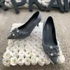 Fábrica de Sapatos Xinhao Fivela de Floco de Neve Strass Salto Alto Versátil Casamento Madrinha Banquete Bico Fino Quadrado Francês Fivela Sapatos de Salto