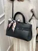 Bolsa de Gran Capacidad para Mujer, Moda de Alta Gama, Bolso de Mano Retro, Bolso Cruzado Versátil para el Trabajo, Bolso Sencillo para el Brazo