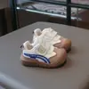 Zapatos ligeros para niños pequeños para niñas, zapatillas de bebé de suela blanda, zapatos antideslizantes para bebés, zapatos de otoño para niños