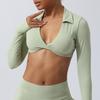 Top deportivo sexy de cuello de solapa color nude con torsión, que expone el ombligo, ropa de yoga con almohadilla en el pecho, camiseta de manga larga para entrenamiento en interiores y fitness