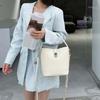 Bolso Estilo Coreano Mujer 2025 Nuevo Cuero Genuino de Alta Gama Patrón Lichi Bolso Tipo Cubo Portátil Hombro Combinable Bandolera Bolso de Mujer