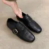 Mocassins Retro Brogue de Couro de Vaca Super Macio Bico Quadrado Sapatos Pequenos de Couro Genuíno Versátil Preto com Fivela e Franja Femininos