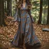 Vestido Retro a Cuadros con Cuello en V Profundo y Mangas Acampanadas para Mujer, Diseño que Ceñe la Cintura con un Dobladillo Grande, Cuadros Retro Estilo Western