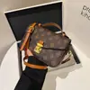 2025 Nuevo Bolso Pequeño Cuadrado de Moda Versátil Estampado Retro de Gama Alta Lujo Ligero Simple Casual para el Trabajo Bolso de Hombro Cruzado