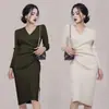 Comércio exterior feminino 2024 versão coreana do novo decote V justo alta elasticidade cordão manga longa lã vestido longo super
