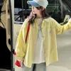 Conjunto Feminino Estilo Coreano Outono 2026 Novo Crianças Médias e Grandes Primavera e Outono Camisa Listrada Estilosa Jeans Conjunto de Três Peças