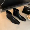 Botas de tornozelo minimalistas de salto baixo com bico quadrado e salto grosso para outono e inverno, com zíper lateral em preto, cinza e marrom, botas de moda para mulheres para comércio exterior transfronteiriço