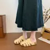 Meias Pantufas Femininas para Uso Externo, Pantufas Fechadas com Solado Grosso, Tecidas 2026 Verão Novas Pantufas Slip-On Vazadas Respiráveis Retro