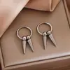 Moda Europea y Americana Transfronteriza Nuevos Pendientes Colgantes con Remaches de Acero Inoxidable para Hombres y Mujeres Pendientes de Hip-Hop Simples de Moda Accesorios Pequeños