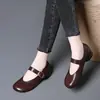 Zapatos Mary Jane de tacón bajo estilo francés para mujer, nueva colección otoño 2026, zapatos cómodos y versátiles para mamás, zapatos de cuero retro de punta fina y suela blanda
