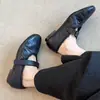 Zapatos Mary Jane Planos Cómodos Versátiles Estilo Coreano con Forro de Felpa para Mujer Modelo Nuevo 2025 con Correa de Velcro, Boca Baja, Punta Redonda y Forro de Felpa