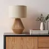 Lámpara de Mesa Estilo Wabi-Sabi Japonés, Lámpara de Mesita de Noche Retro Vintage para Dormitorio, Lámpara de Ambiente Tejida de Ratán de Diseñador para Casas de Huéspedes y Hoteles