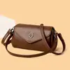 Nova bolsa quadrada pequena elegante e minimalista 2026, bolsa de ombro em couro macio, versátil para o dia a dia, com um design sofisticado e moderno