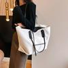 Bolsa de mano de tela de nailon 2021 nueva bolsa de hombro estilo coreano para mujer bolso de mano simple gran capacidad comercio exterior transfronterizo al por mayor