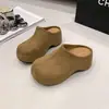 Zapatos medios sin cordones de un solo paso, zapatos casuales versátiles de cuero suave, suela gruesa, para usar al aire libre, estilo nuevo, otoño, primavera, persona perezosa, 2026