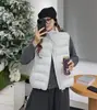 Colete de algodão grafite estiloso e leve para mulheres, com gola alta, um novo design outono/inverno 2026 e um visual versátil e moderno.