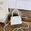 Moda Verão 2026 Nova Bolsa Quadrada Pequena Estilosa de Luxo Leve para o Trabalho, Estilo Único para Compras, Bolsa Transversal de Cor Sólida de Nicho
