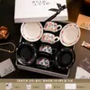 Tazas a juego para pareja de recién casados, regalo de compromiso y boda para recién casados, juego de regalo de taza y platillo de café práctico de alta gama