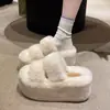 Pantuflas de otoño de moda con suela gruesa 20269, pantuflas de pelo con doble tira, nuevas pantuflas versátiles de tacón alto estilo coreano para exteriores para mujer
