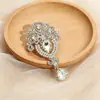 Broche Elegante de Borboleta de Alta Qualidade Dongdaemun Pin Feminino de Alta Qualidade 2024 Nova Moda Acessórios de Corsage de Design Nicho