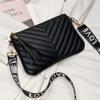 Bolso bordado con patrón V 2022 bolso de comercio exterior bolso para mujer bolso para dama bolso de hombro personalizado bolso cruzado dulce y fresco para mujer