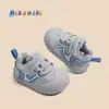 Zapatos de Invierno para Bebés y Niños Pequeños Nuevos Antideslizantes para Niños con Forro de Terciopelo Colores de Moda Bloque de Color Zapatos de Algodón para Niñas de 1 a 3 Años Zapatos Casuales