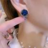 Aretes de botón 2024 nuevos populares de alta gama moda estilo occidental cristal azul diamante cuadrado aguja de plata 925