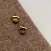 Brincos vintage Maillard de outono e inverno para mulheres, novo modelo popular de 2026, design de nicho, brincos com toque elegante e de alta qualidade