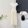 Vestido Largo de Punto Coreano con Cuello en V, Seda Helada, Mangas Cortas Volantes, Moderno y Sencillo, Ceñido a la Cintura, Adelgazante, Casual, Versátil y Elegante