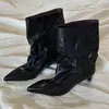 Botas de tornozelo retrô de bico fino com salto gatinho e cano largo, novas da moda outono/inverno 2026, botas curtas de cano médio para mulheres