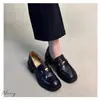 Mocasines de cuero con suela gruesa para mujer para ir al trabajo, zapatos slip-on vintage de tacón grueso, zapatos de cuero versátiles estilo británico con hebilla dorada