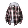 Camisa de Manga Larga a Cuadros para Hombre 2026, Estilo Hong Kong, Moda Trendy, Holgada, con Capucha, de un Solo Bolsillo para Hombre
