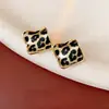 Pendientes Retro Dorados Geométricos con Estampado de Leopardo para Mujer Otoño e Invierno Nicho Lujo Accesible Pendientes Elegantes de Gama Alta Pendientes Versátiles Exquisitos