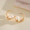 Pendientes Metálicos Redondos Europeos y Americanos de Perlas Artificiales con Rayas Retorcidas, Pendientes de Moda Transfronterizos, Pendientes Personalizados de Gama Alta