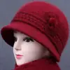 Otoño Invierno Mujer de mediana edad y anciana Cálido con felpa interior Sombrero de lana para madre Sombrero de pescador tejido con protección para las orejas y protección contra el frío de pelo de conejo para señora mayor abuela