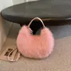 Bolsa de Peluche Mullida Otoño e Invierno para Viajes Diarios Bolsa Dumpling para Mujer Nuevo Estilo 2026 Bolso de Hombro Único Popular Moda Bolso de Mano de Gran Capacidad