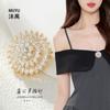 Broche de copo de nieve de circonita con microincrustaciones de alta calidad y súper llamativo, elegante ramillete decorativo para mujer, nuevo broche de moda que combina con todo.