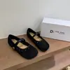 Primeiro Encontro com os Sapatos Mary Jane Planos Retrô Franceses para Mulheres, Novo Modelo 2026, Estilo Fada, Versátil, Vazado, Fivela com Tira Única, Design Baixo