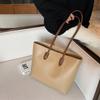 Bolso sencillo de mujer transfronterizo Otoño e Invierno 2022 Nuevo Bolso de hombro de moda y moderno Para todo Combinación Viajero Diseño de nicho Bolso tote