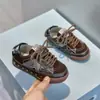 Zapatillas retro con tachuelas de estrella para niños y niñas, versión coreana de otoño, versátiles, retazos, antideslizantes, suela fina, casual, zapatillas de entrenamiento alemanas