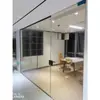 Pared Divisoria de Cristal para Oficina en Hangzhou Doble Acristalamiento Persianas Aleación de Aluminio Hueco Vidrio Templado Esmerilado Juego de Puertas de Madera Puerta