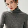 Bai Cai Rong Nueva Colección Otoño/Invierno 2026: Suéter de Punto de Alta Gama Versátil Estilo Coreano con Borde Enrollado y Diseño de Cuello Alto