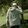 24 Chaquetas de Invierno para Exteriores Nuevas para Hombres y Mujeres en Otoño e Invierno Abrigos de Algodón Tres en Uno Desmontables Impermeables y a Prueba de Viento Terciopelo de Visón