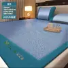 Transmisión en Vivo de Tiktok Más Vendido Verano Artemisa Hielo Seda Refrigeración Esterilla Clase A Juego de Tres Piezas Sábana de Verano Sábana Ajustable Aire Acondicionado Alfombra Suave